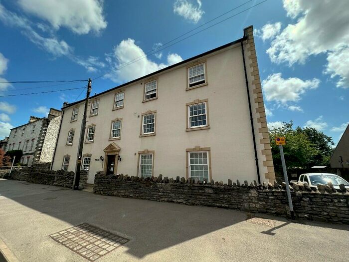 2 Bedroom Flat To Rent In Matrow Court, High Street, Warmley, BS15