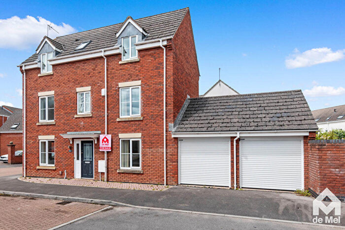 5 Bedroom Semi-Detached House For Sale In Rosebay Gardens, Cheltenham, GL51