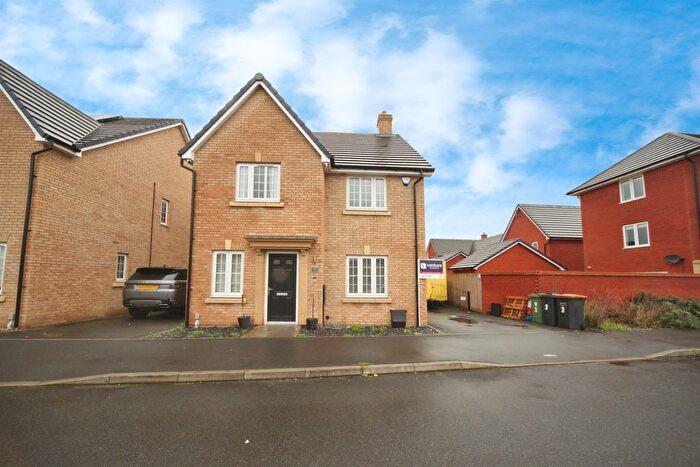 4 Bedroom Detached House For Sale In Airedale Gardens, Houghton Regis, Dunstable, LU5