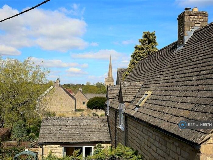 2 Bedroom Flat To Rent In Witney Street, Burford, OX18