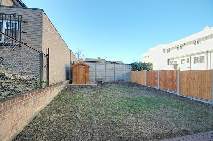 2 Bedroom Flat To Rent In Chase Road, London N14