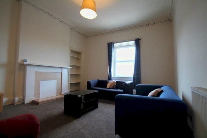 3 Bedroom Flat To Rent In Leith Walk, Edinburgh, EH6