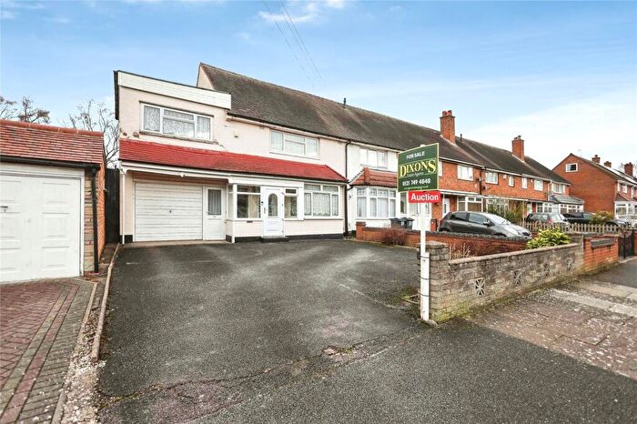 3 Bedroom Semi Detached House For Sale In Pencroft Road, Birmingham, West Midlands, B34