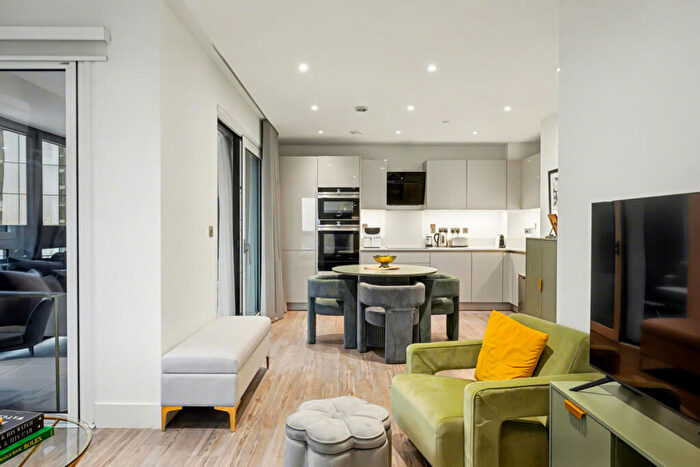 3 Bedroom Apartment To Rent In New Drum Street, Aldgate, E1