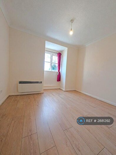1 Bedroom Flat To Rent In Alexander Court, Rochester, ME2