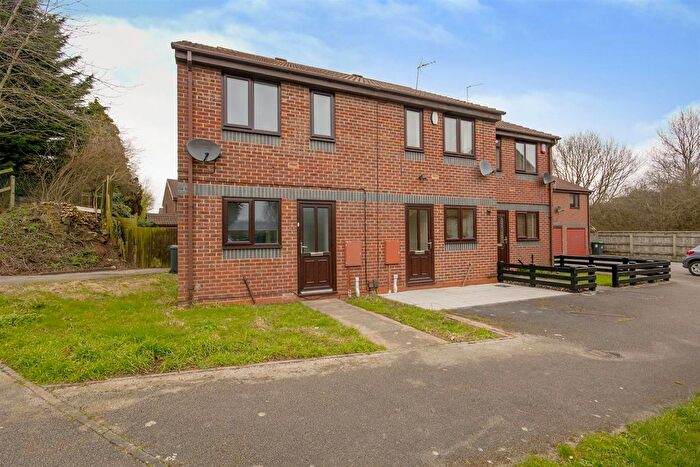 2 Bedroom End Of Terrace House To Rent In Lakeland Avenue, Hucknall, Nottinghamshire, NG15