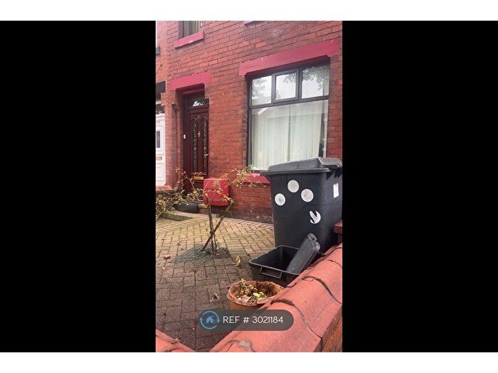 2 Bedroom Terraced House To Rent In Hollinhall St, Oldham, OL4