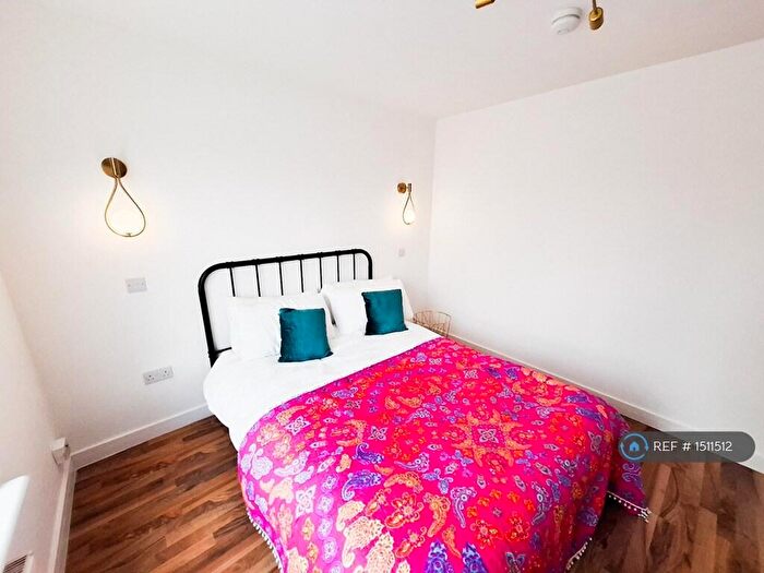 2 Bedroom Flat To Rent In Plimsoll Close, London, E14
