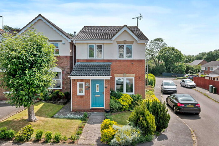 3 Bedroom Detached House For Sale In Bramshill Avenue, Kettering, NN16
