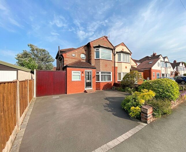 3 Bedroom Semi-Detached House For Sale In Fordbank Road, Didsbury, M20