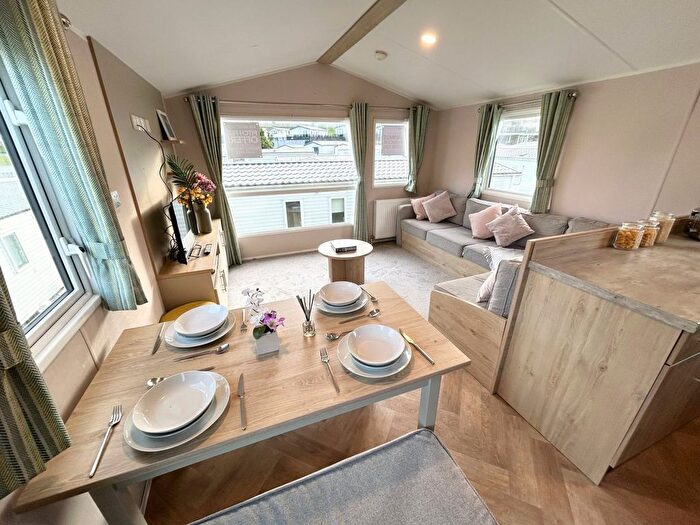 3 Bedroom Park Home For Sale In Dartmouth Road, Paignton, TQ4