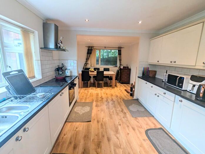 4 Bedroom House To Rent In Milbank Road, West End, Darlington, DL3