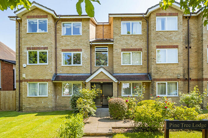 2 Bedroom Apartment For Sale In Durham Avenue, Bromley, BR2