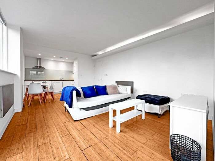 2 Bedroom Apartment To Rent In Cross York Street, Leeds, LS2