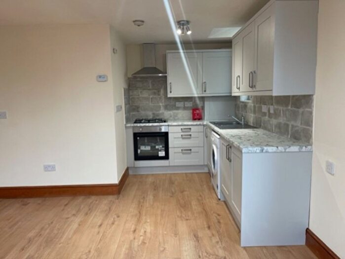2 Bedroom Flat To Rent In Manor Road, Wallington, SM6