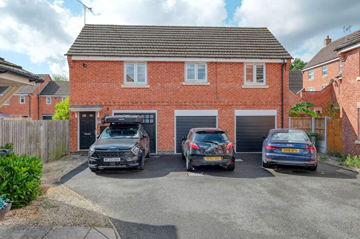 2 Bedroom Detached House For Sale In Pitchcombe Close, Redditch, B98