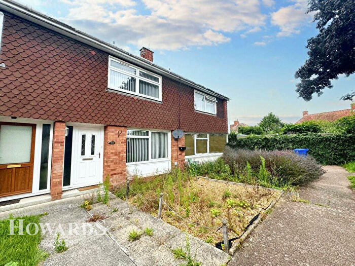 2 Bedroom Terraced House For Sale In Garden Close, Bungay, NR35