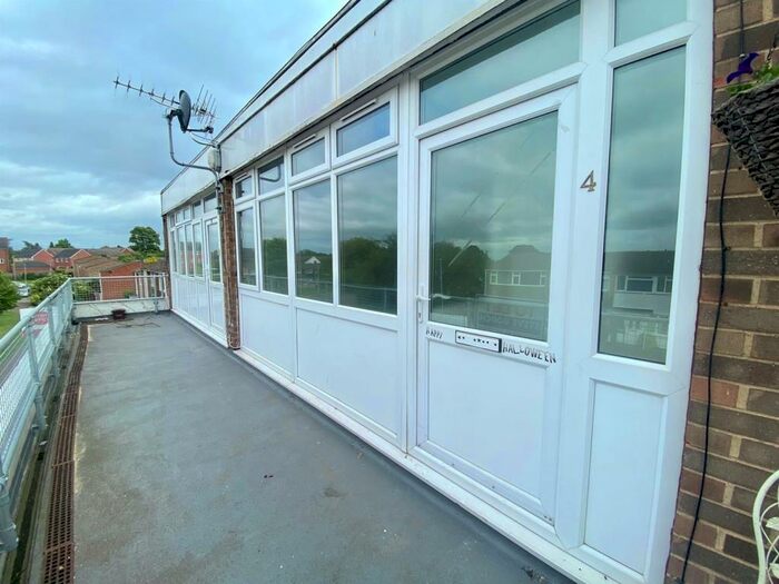 2 Bedroom House To Rent In Holmleigh Parade, Tuffley, Gloucester, GL4