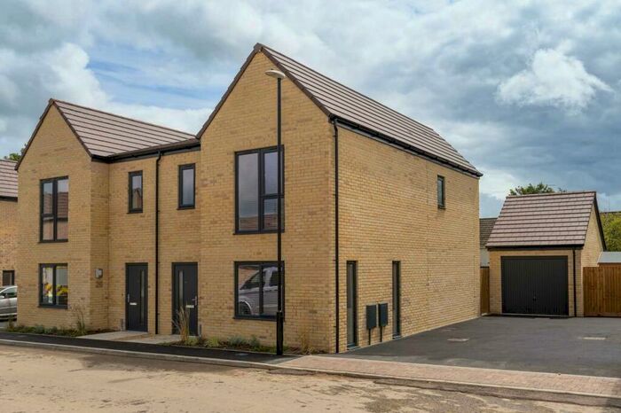 4 Bedroom House To Rent In Williams Road, Mulberry Park, BA2