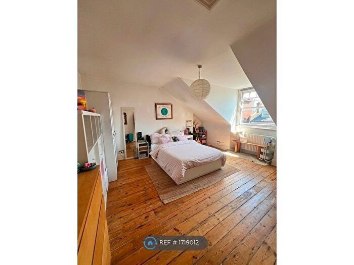 1 Bedroom Flat To Rent In Terrapin Road, London, SW17