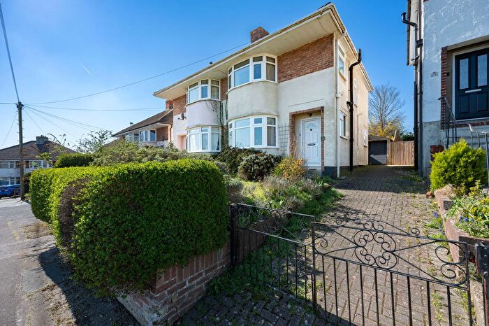 3 Bedroom Semi Detached House For Sale In High View Way, Southampton, SO18