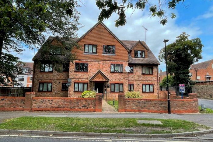 1 Bedroom Flat To Rent In Town Centre, SL1