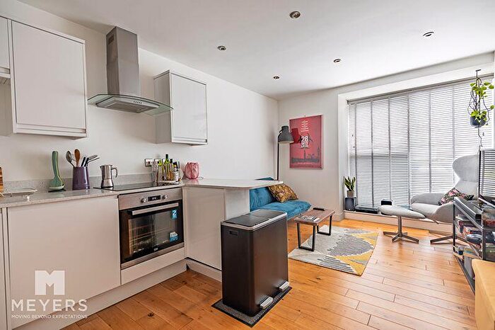 1 Bedroom Flat For Sale In Restormel Lodge, - Southbourne Grove, BH6
