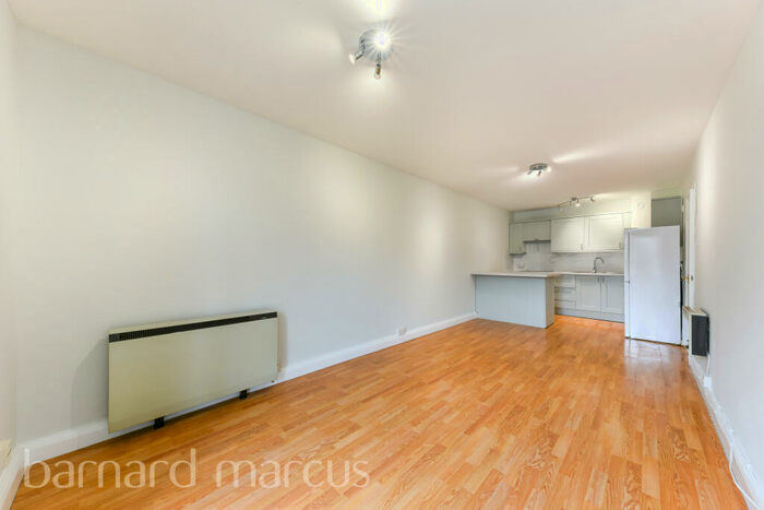 1 Bedroom Flat To Rent In Meyrick Road, SW11