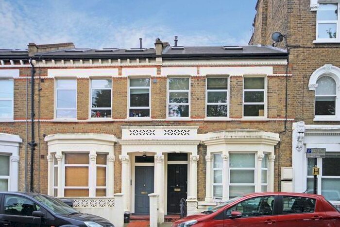 4 Bedroom Flat To Rent In Kepler Road, London, SW4