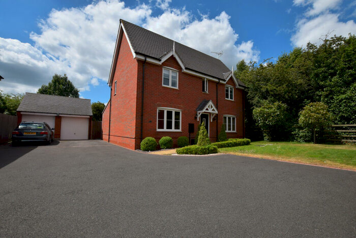 4 Bedroom Detached House To Rent In Ridge End Drive, Burton-On-Trent, Staffordshire, DE13