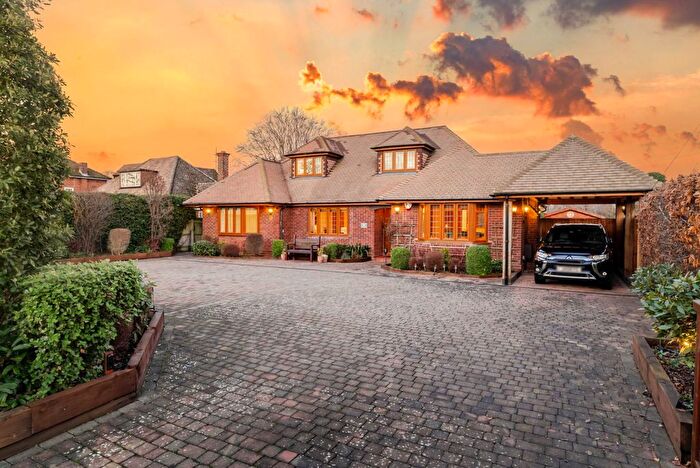 4 Bedroom Detached House For Sale In Worlds End Lane, Weston Turville, HP22