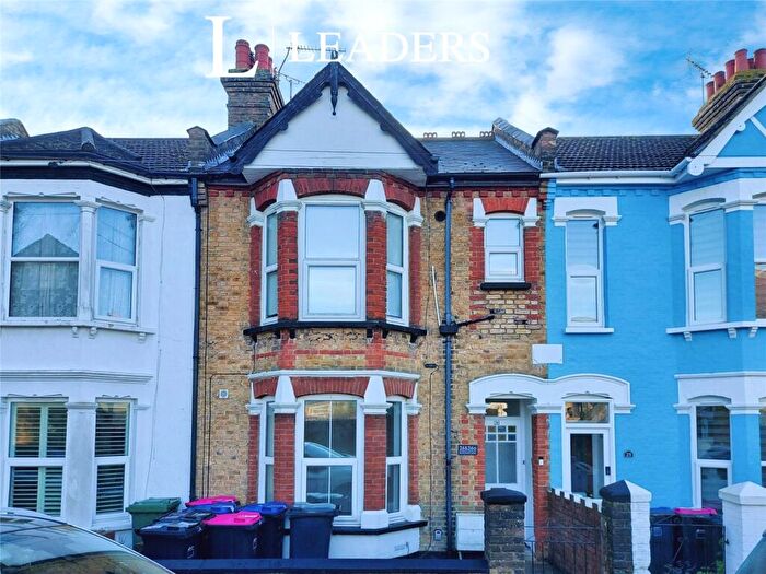 2 Bedroom Flat To Rent In Glenmore Street, Southend-on-Sea, Essex, SS2