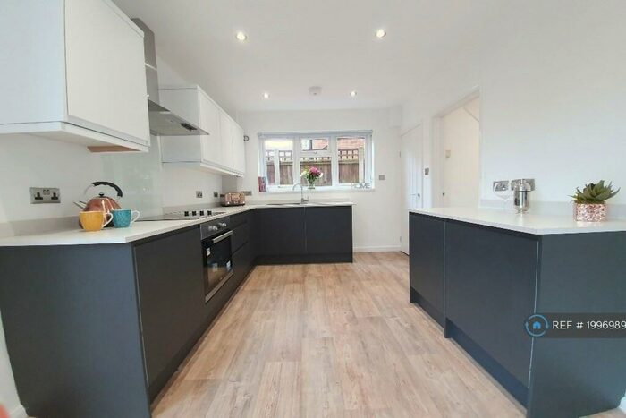 3 Bedroom Semi-Detached House To Rent In Birchfield Road, Arnold, Nottingham, NG5