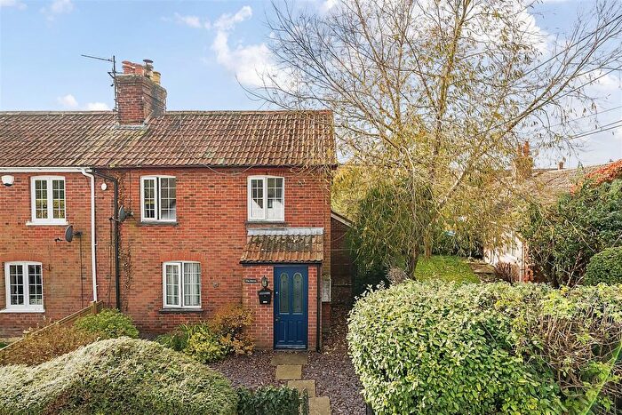 4 Bedroom Semi-Detached House For Sale In Shroton, Blandford Forum, Dorset, DT11