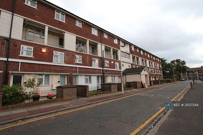 3 Bedroom Maisonette To Rent In Queens Terrace, London, E13