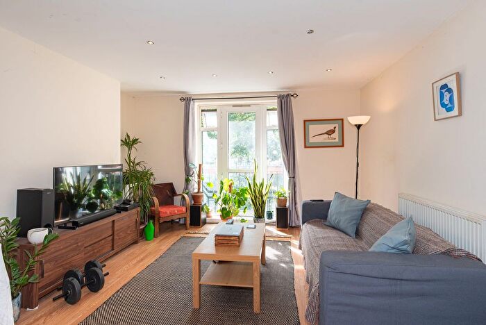 2 Bedroom Flat To Rent In Vermont Road, Whitecliff House Vermont Road, SW18