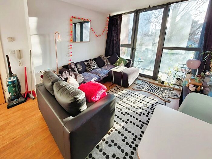 2 Bedroom Flat To Rent In Quebec Building, Bury Street, Salford, M3