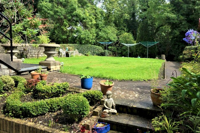 2 Bedroom Flat To Rent In Lansdowne House, Plymouth Road, Penarth, CF64