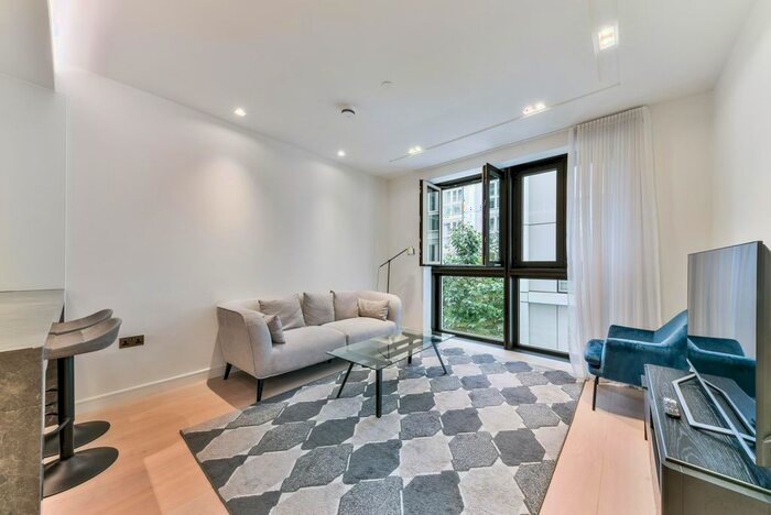 1 Bedroom Flat To Rent In Lincoln Square, Portugal Street, London, WC2A