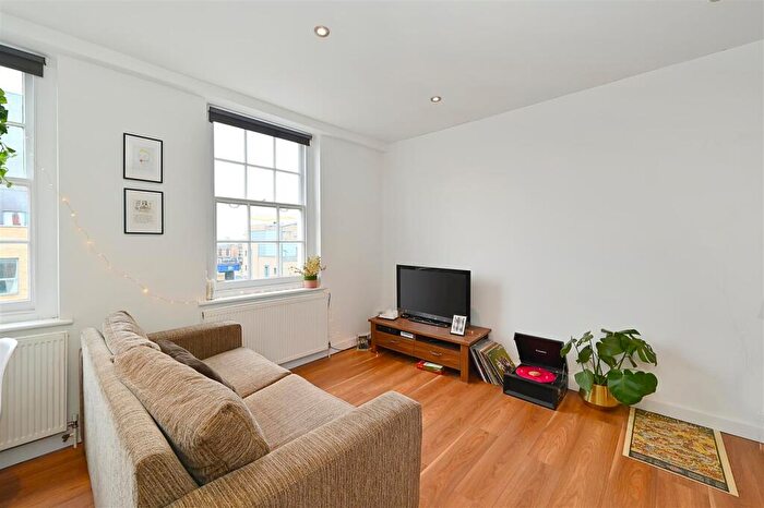 1 Bedroom Apartment To Rent In Commercial Road, London, E14