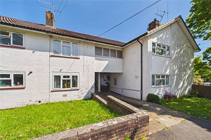 2 Bedroom Maisonette For Sale In Mason Road, Southgate, Crawley, West Sussex, RH10