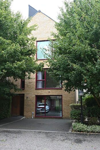 4 Bedroom Property To Rent In Kings Mill Way, Denham, UB9
