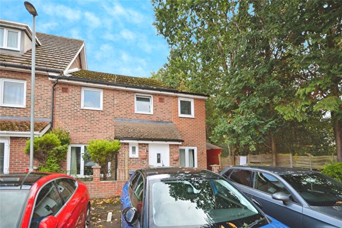4 Bedroom End Of Terrace House To Rent In Blackburn Way, Hounslow, TW4