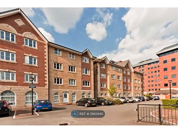 2 Bedroom Flat To Rent In Labrador Quay, Salford, M50