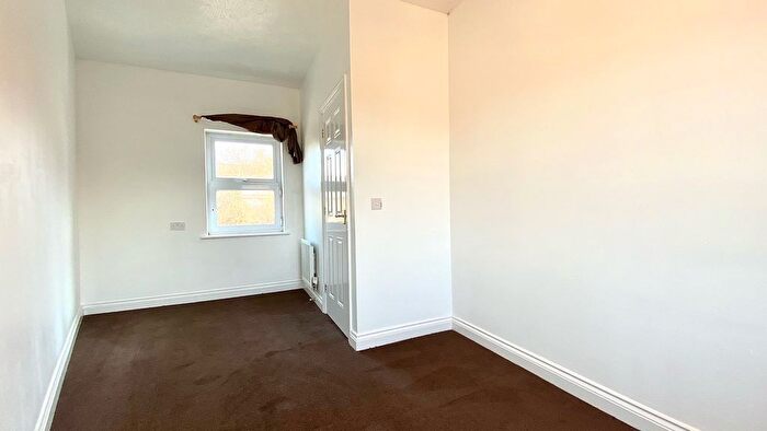 2 Bedroom Semi Detached House To Rent In Steven Close, Chatham, ME4