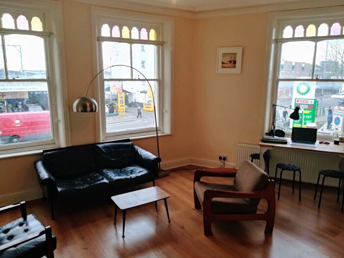 1 Bedroom Flat To Rent In High Road Leyton, London, E10