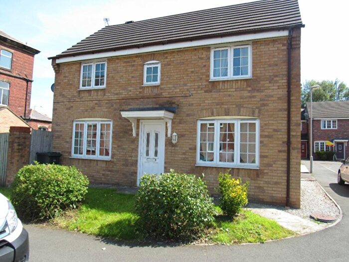 3 Bedroom Semi-Detached House To Rent In Royal Drive, Preston, PR2