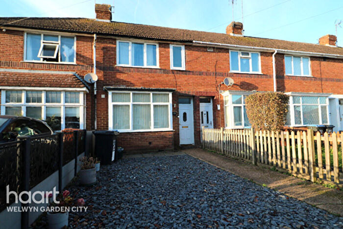 2 Bedroom Terraced House For Sale In Chelwood Avenue, Hatfield, AL10