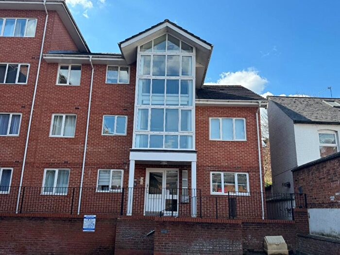 2 Bedroom Apartment For Sale In Kings Oak Court, Queens Road, Reading, Berkshire, RG1