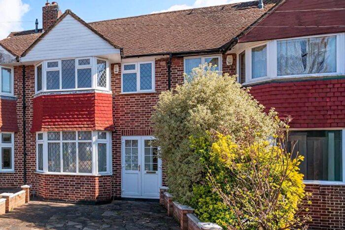 3 Bedroom Terraced House For Sale In Kingshill Avenue, Worcester Park, KT4